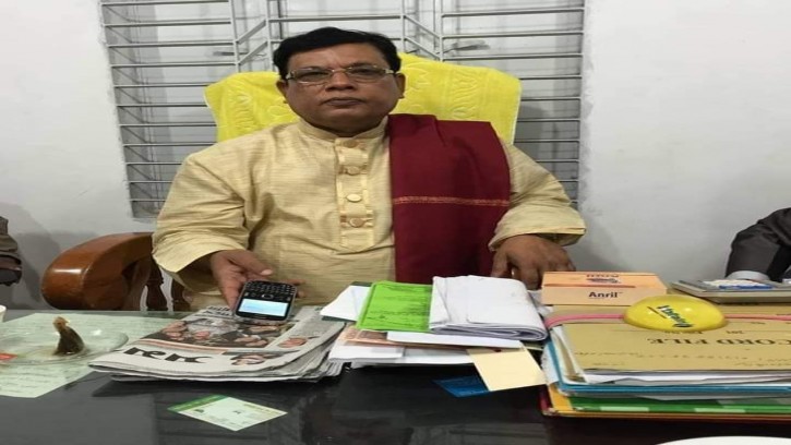 জেলায় শ্রেষ্ঠ চরফ্যাশন উপজেলা চেয়ারম্যান জয়নাল আবদীন আখন