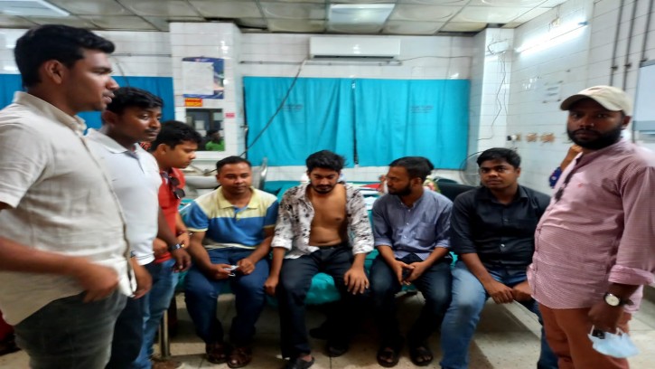 টিএসসিতে ছাত্রদলের ওপর ছাত্রলীগের হামলার অভিযোগ