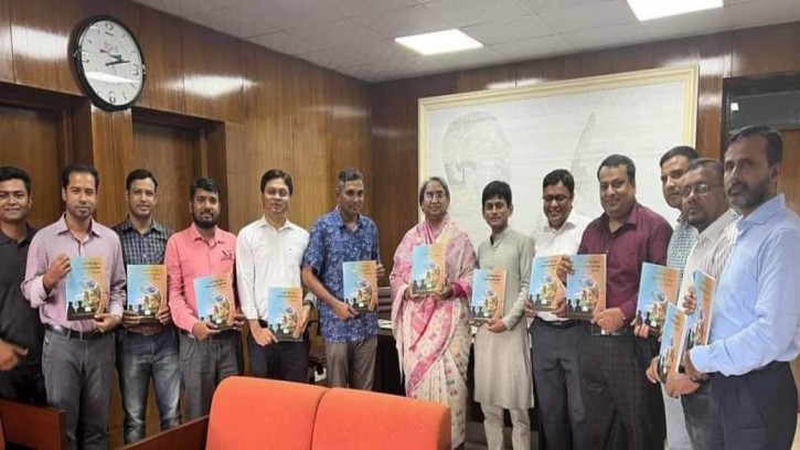 ইরাবের বার্ষিক প্রকাশনার মোড়ক উন্মোচন করলেন শিক্ষামন্ত্রী