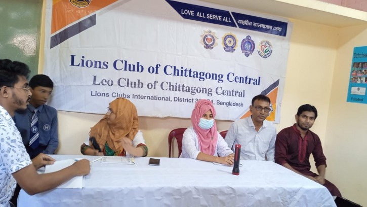 ওব্যাট জুনিয়র হাই স্কুলে রক্তের গ্রুপ নির্ণয় ও চক্ষু পরীক্ষা