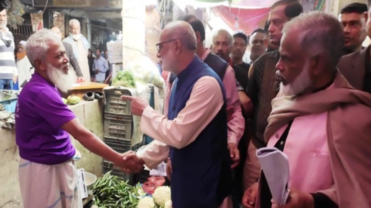 পিরোজপুরের মানুষ সন্ত্রাসের বিরুদ্ধে, উন্নয়নের পক্ষে : শ ম রেজাউল করিম