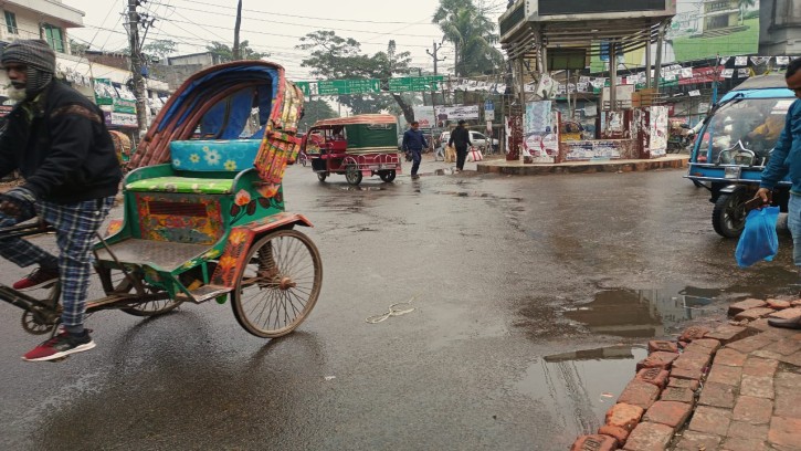 পিরোজপুরে শৈত্য প্রবাহের সঙ্গে গুড়ি গুড়ি বৃষ্টি : জনজীবন বিপর্যস্ত