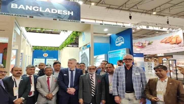 মৎস্য খাতে বিনিয়োগে বিদেশি ব্যবসায়ীদের আহ্বান মৎস্য মন্ত্রীর