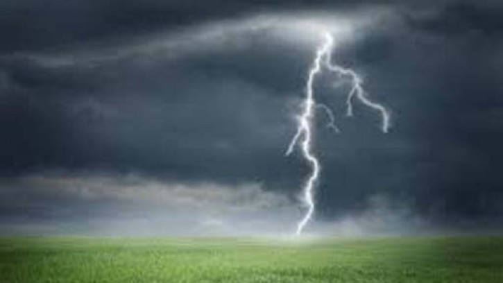 নওগাঁয় বজ্রপাতে নিহত ৩, আহত ২