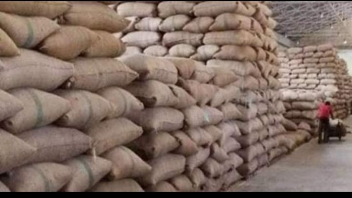 পলাশবাড়ী এলএসডি গোডাউন হতে চাল ও গম গায়েব, খাদ্য কর্মকর্তা পলাতক  