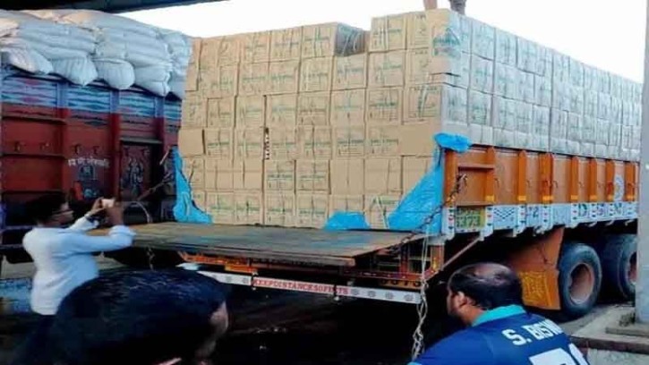 বেনাপোল বন্দরে কম শুল্কে আরও ২ লাখ ৩২ হাজার পিস ডিম খালাস