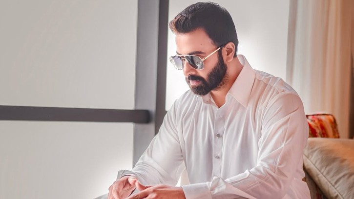 ‘নতুন অধ্যায়’র ঘোষণা শাকিব খানের