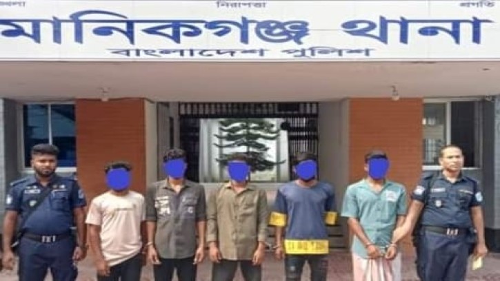 মানিকগঞ্জে ৪ মাদক কারবারি গ্রেফতার