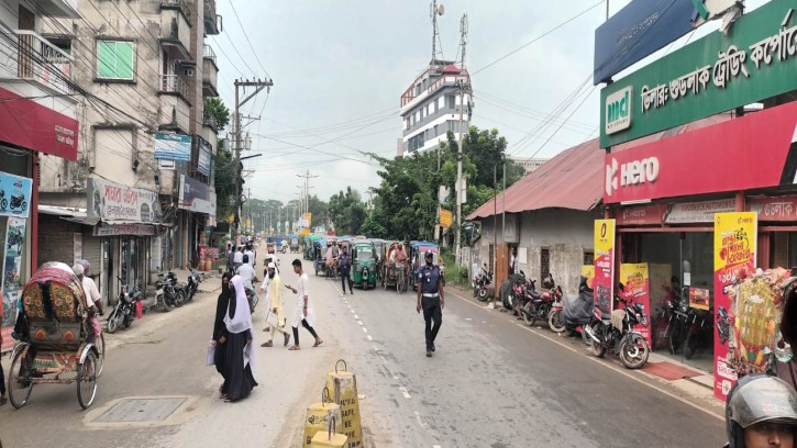 মানিকগঞ্জে যানজটে নাকাল শহরবাসী