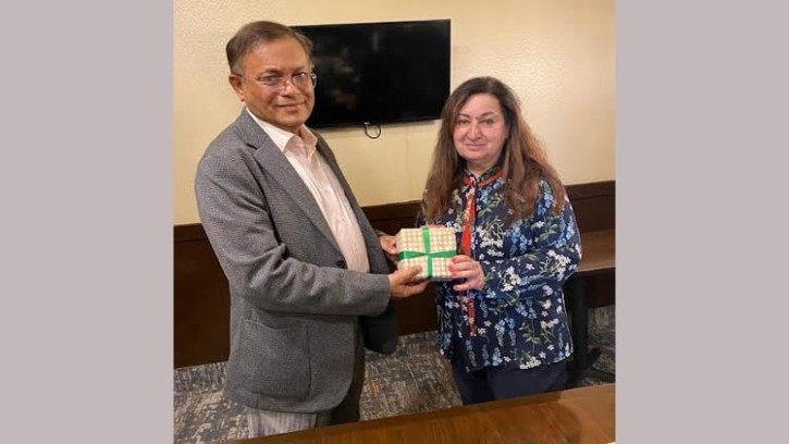 শেখ হাসিনার নেতৃত্বের প্রশংসা কানাডা সিনেটের মানবাধিকার কমিটির