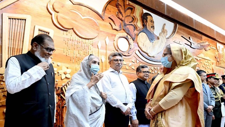 যুক্তরাষ্ট্রের উদ্দেশে ঢাকা চাড়লেন প্রধানমন্ত্রী