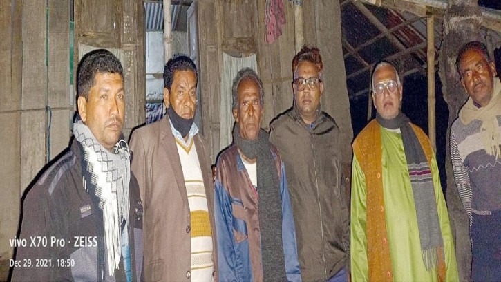 এবার হতদরিদ্রকে ঘর নির্মাণ করে দিলেন ইউপি চেয়ারম্যান তুহিন