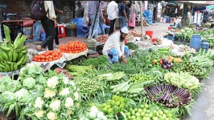 ঈদের পর বাজারে ক্রেতা কম, প্রতিটি জিনিসের দাম বাড়ছে অস্বাভাবিক হারে