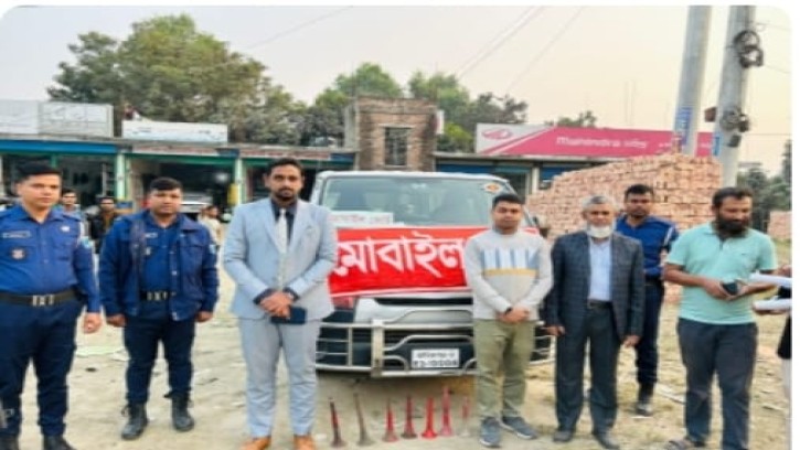 মানিকগঞ্জে ফিটনেস বিহীন যানবাহনে মোবাইল কোর্ট 