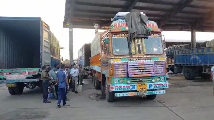 ভারত থেকে ২ লাখ ৩১ হাজার পিস মুরগীর ডিম আমদানি
