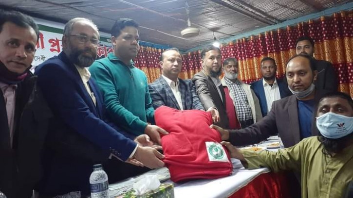  সৌদি আরবের ফেনী প্রবাসী ফোরামের শীতবস্ত্র বিতরণ