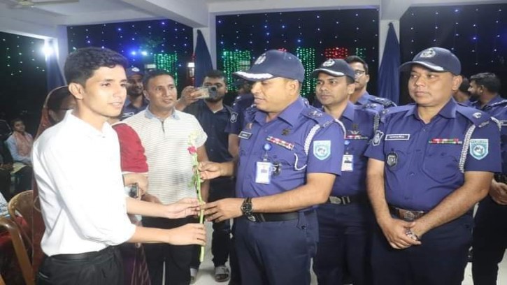 গাইবান্ধায় ১২০ টাকায় পুলিশে চাকরি পেলেন ৫৯ তরুণ-তরুণী