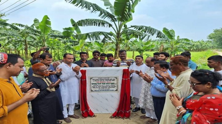 গোবিন্দগঞ্জে তিনটি ব্রিজ নির্মাণ কাজের উদ্বোধন