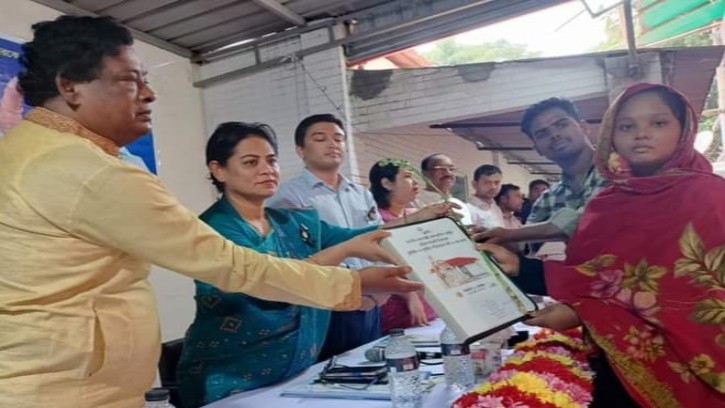 মানিকগঞ্জ জেলাকে ভূমিহীন গৃহহীনমুক্ত ঘোষণা প্রধানমন্ত্রীর 