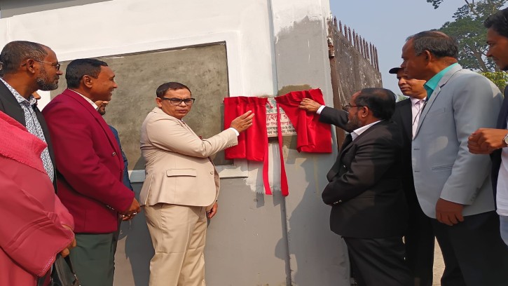 পিরোজপুর সরকারি হাই স্কুলের সীমানা প্রাচীর পুনঃনির্ধারণ কাজ উদ্বোধন