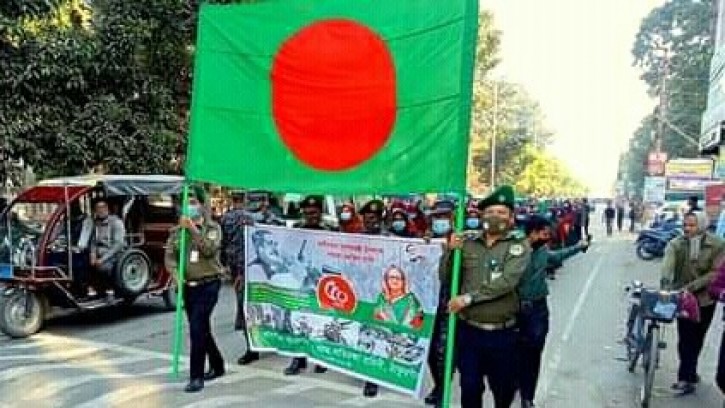 ঠাকুরগাঁওয়ে আনসার বাহিনীর পতাকা র‌্যালি