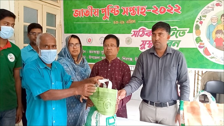 শিবগঞ্জে শতাধিক পরিবারে পুষ্টিকর খাদ্য বিতরণ