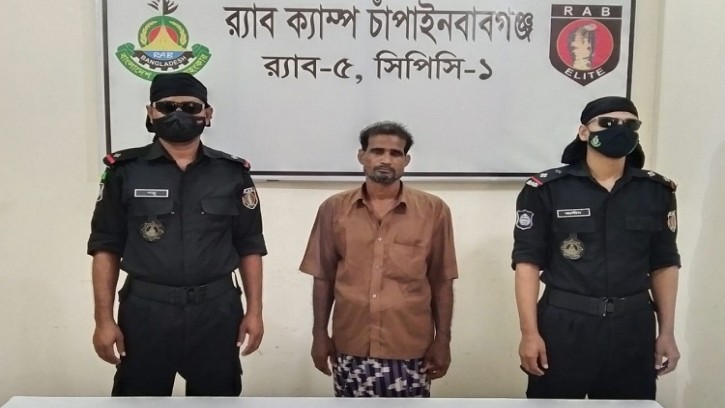 শিবগঞ্জে বিস্ফোরক মামলার পলাতক আসামী গ্রেফতার