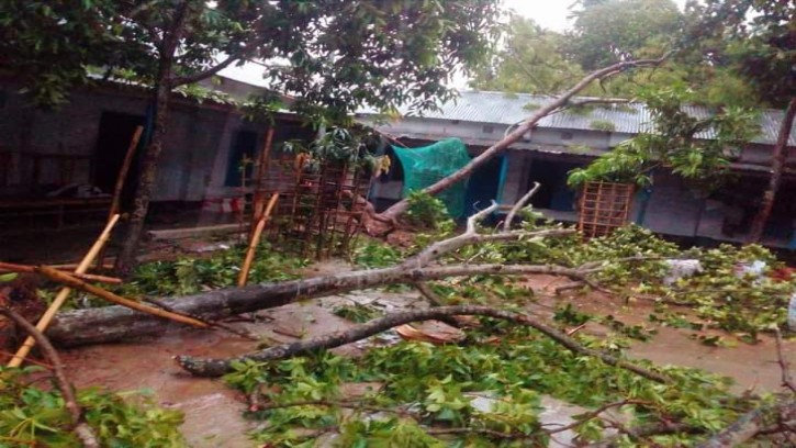 গোবিন্দগঞ্জে ঝড়ে ব্যাপক ক্ষয়ক্ষতি
