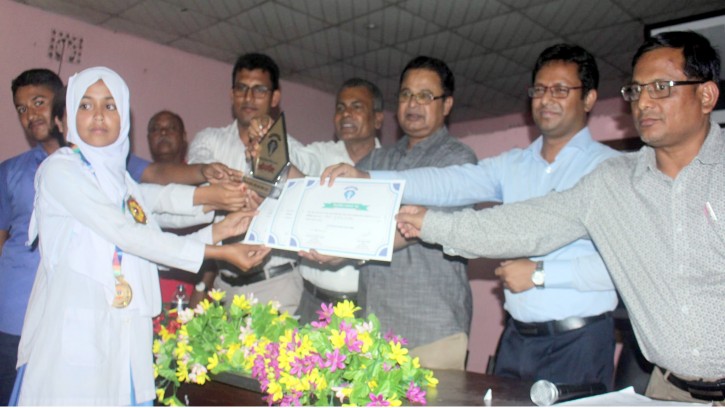 পলাশবা‌ড়ীতে মাধ্যমিক পর্যায়ে আন্তঃবিতর্ক প্রতিযোগিতা অনুষ্ঠিত