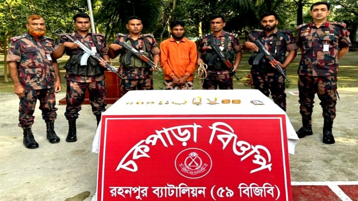 শিবগঞ্জ সীমান্তে ৪৪ ভরি স্বর্ণসহ আটক ১