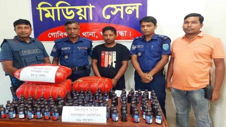 গোবিন্দগঞ্জে যাত্রীবাহী কোচ থেকে মাদকের বড় চালান উদ্ধার, আটক-১