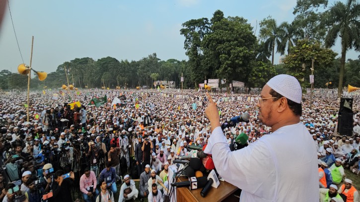১০ নভেম্বরের মধ্যে সরকারকে পদত্যাগের আলটিমেটাম চরমোনাই পীরের