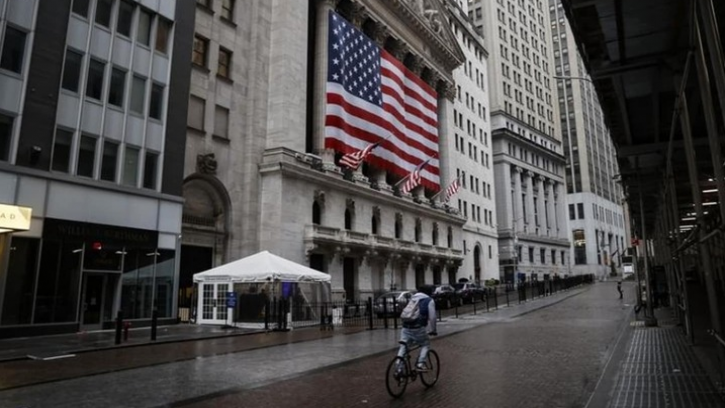 করোনার নতুন ধরন আতঙ্কে নিউইয়র্কে জরুরি অবস্থা