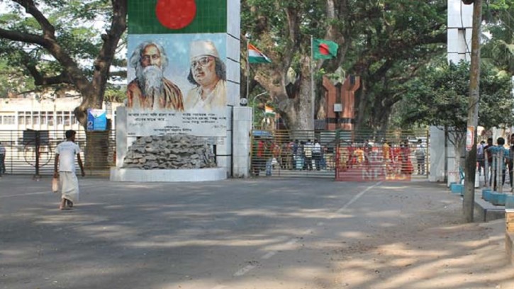 ছুটি না নিয়ে ভারতে যাওয়ার পথে বেনাপোল চেকপোস্টে বিজিবি সদস্য আটক