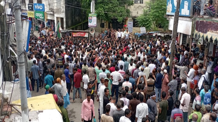 পাইকগাছায় বিএনপির শান্তি মিছিল ও সমাবেশ অনুষ্ঠিত 