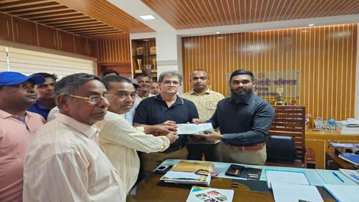 শিবগঞ্জে জন্মাষ্টমীর ব্যয় কমিয়ে বন্যার্তদের পাশে সনাতন ধর্মাবলম্বীরা