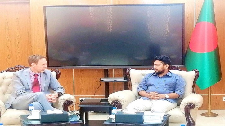 ডিজিটাইজেশনের নামে ব্যাপক দুর্নীতি ও অনিয়ম হয়েছে : উপদেষ্টা নাহিদ 