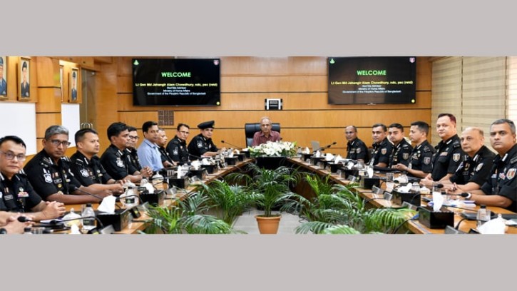 র‌্যাবকে রাজনৈতিক উদ্দেশ্যে ব্যবহার না করার নির্দেশ স্বরাষ্ট্র উপদেষ্টার