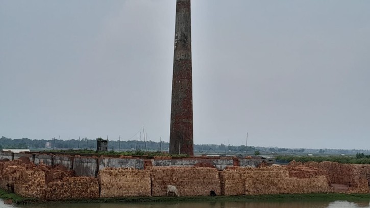 পাইকগাছার ইটভাটা নিয়ে দুপক্ষের  বিরোধ চরমে, দখল চেষ্টা নিয়ে উত্তেজনা 