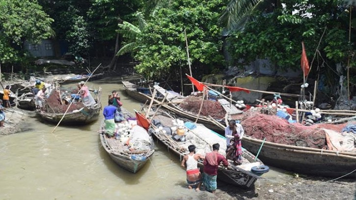 ইলিশ ধরায় ২২ দিনের নিষেধাজ্ঞা 