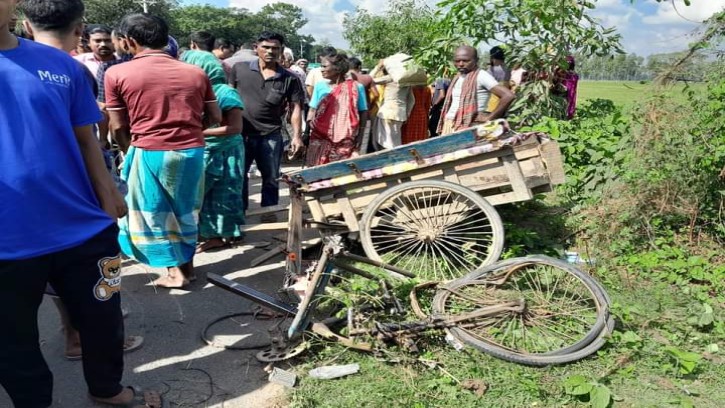 গোবিন্দগঞ্জে সড়ক দুর্ঘটনায় নিহত -১ আহত-৩