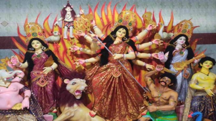 পাইকগাছায় শারদীয় দুর্গোৎসবের ১৩০টি মণ্ডপ প্রস্তুত