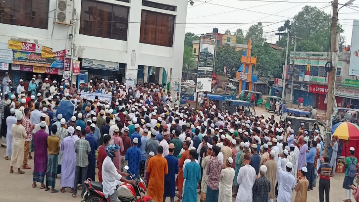 ভারতে মহানবী সম্পর্কে কটূক্তির প্রতিবাদে পত্নীতলায় বিক্ষোভ