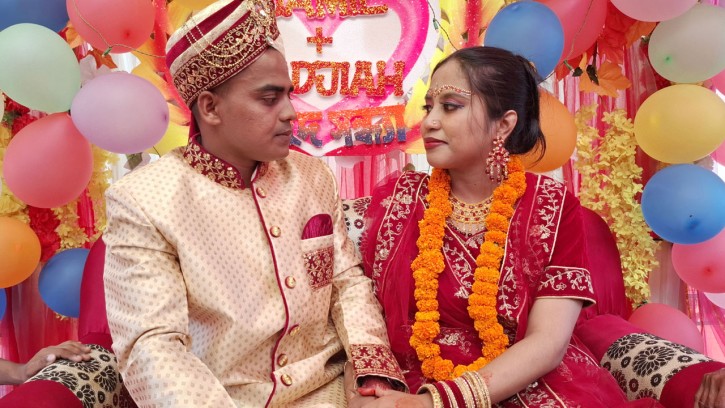 প্রেমের টানে নওগাঁয় মালয়েশিয়ান তরুণী, বসলেন বিয়ের পিঁড়িতে