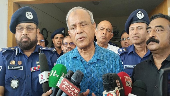  নির্বাচনে ৪৭ হাজার কেন্দ্রে দেওয়া হবে বডি ক্যামেরা: স্বরাষ্ট্র উপদেষ্টা