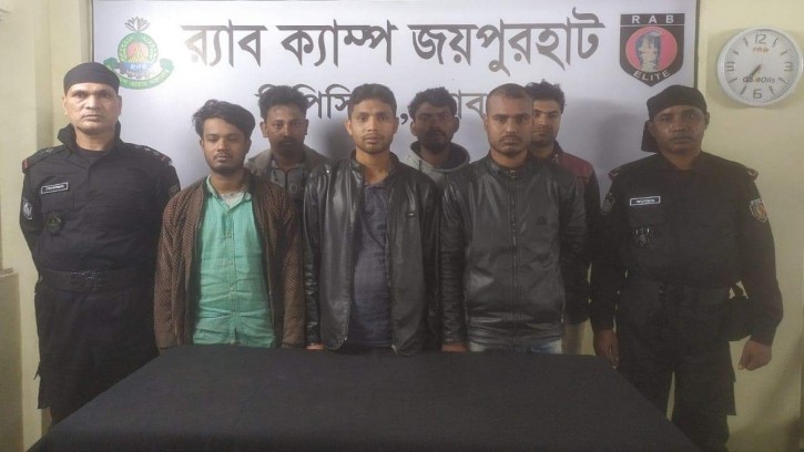পত্নীতলায় পর্নোগ্রাফি ভিডিও সরবরাহকারী ৬জন গ্ৰেফতার