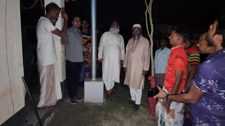 শিবগঞ্জে বজ্রপাত নিরোধক যন্ত্র পরিদর্শনে ডিডি