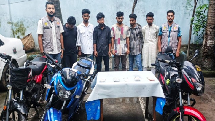 তেজগাঁওয়ে ডাকাতির ১ লাখ ৩০ হাজার রিয়ালসহ গ্রেফতার ৬