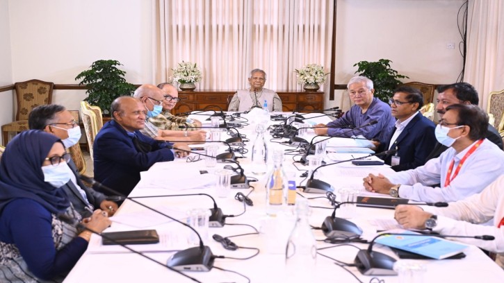 পার্বত্য চট্টগ্রামের ১০০ স্কুলে চলতি বছরই ই-লার্নিং চালুর নির্দেশ প্রধান উপদেষ্টার