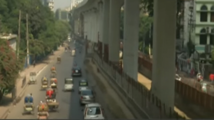 সারাদেশে পরিবহণ ধর্মঘটে চরম ‍দুর্ভোগ